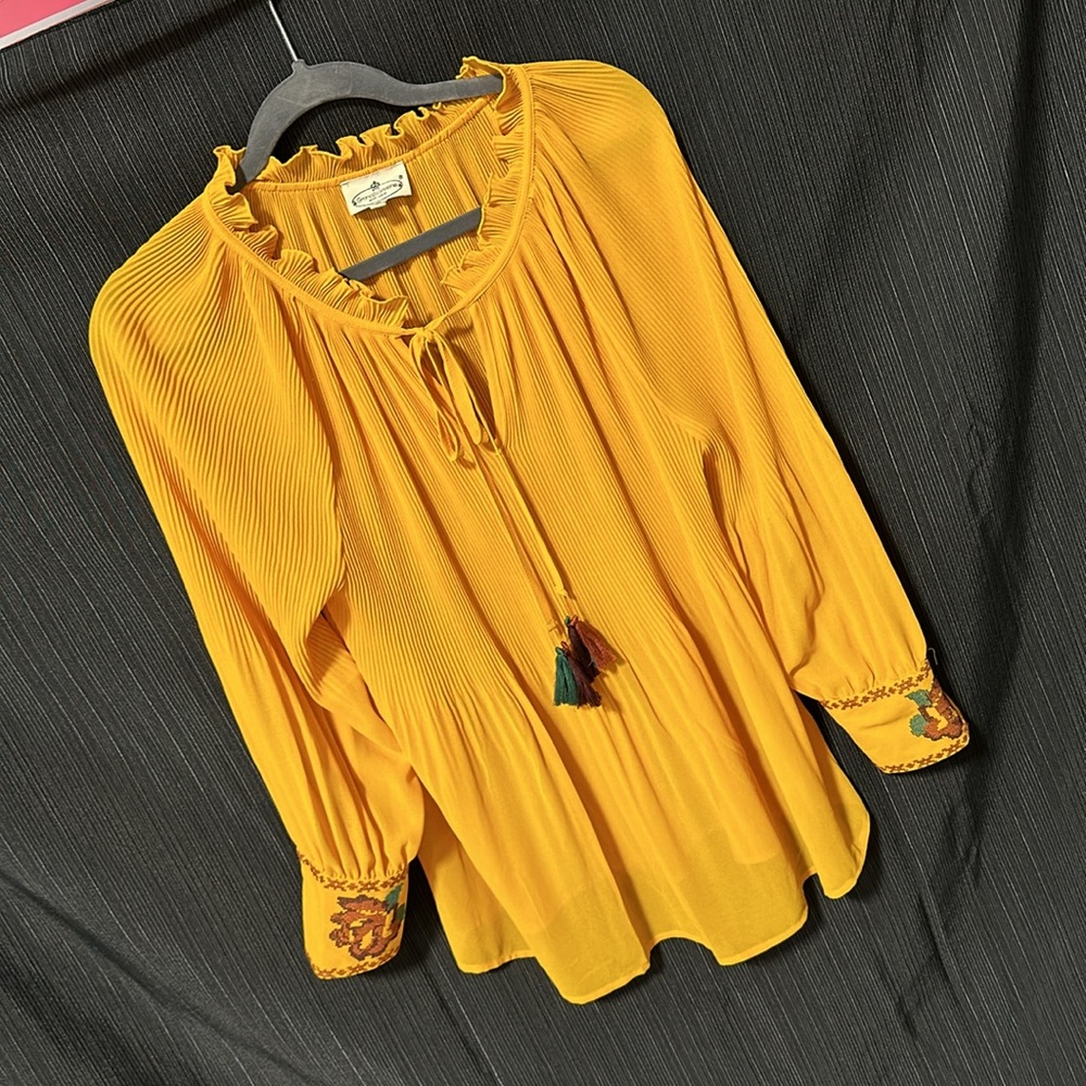 Grand&Greene brand‎ / Mustard yellow top w/fringe tie / Size XL / J-19 - Picture 2 of 4